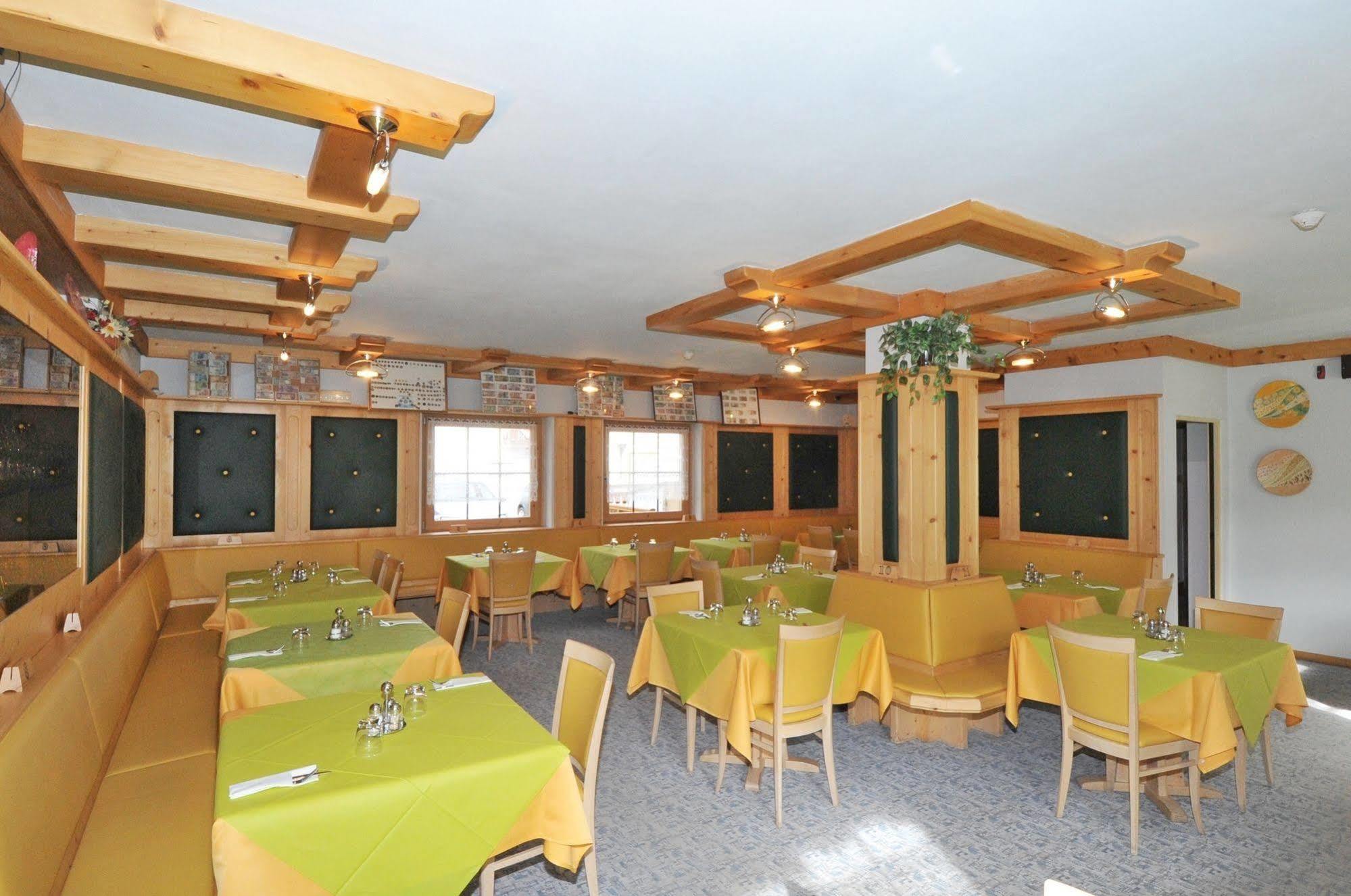 Hotel Valeria 리비뇨 외부 사진