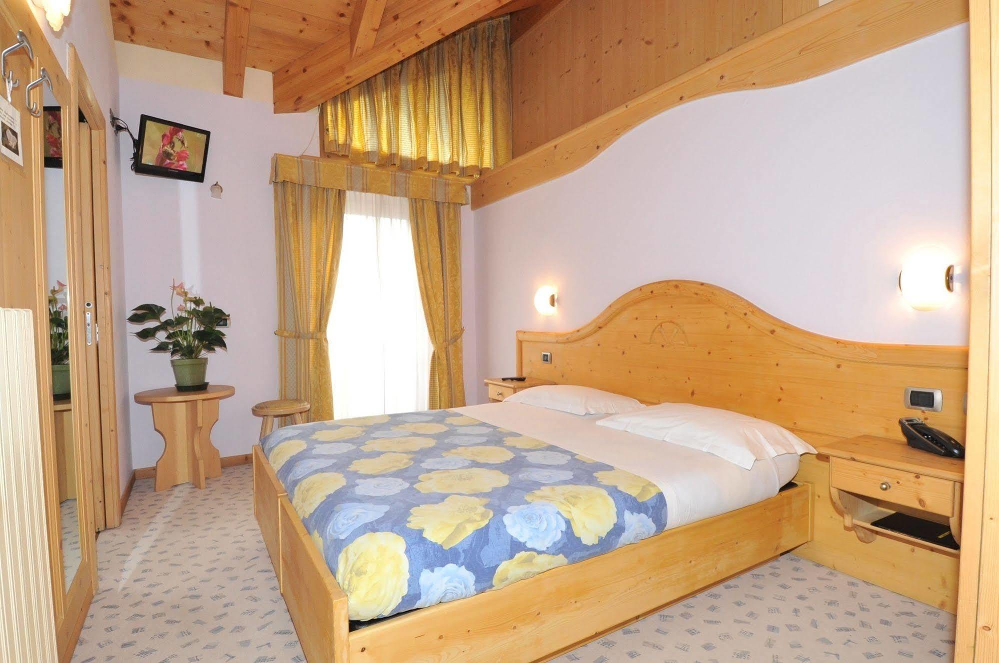 Hotel Valeria 리비뇨 외부 사진