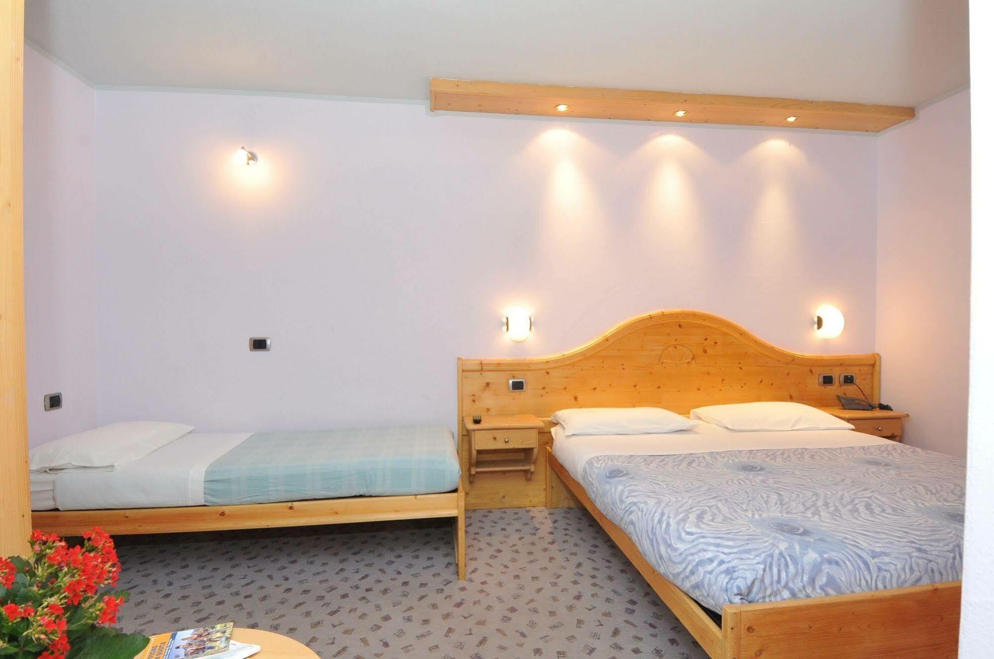 Hotel Valeria 리비뇨 외부 사진